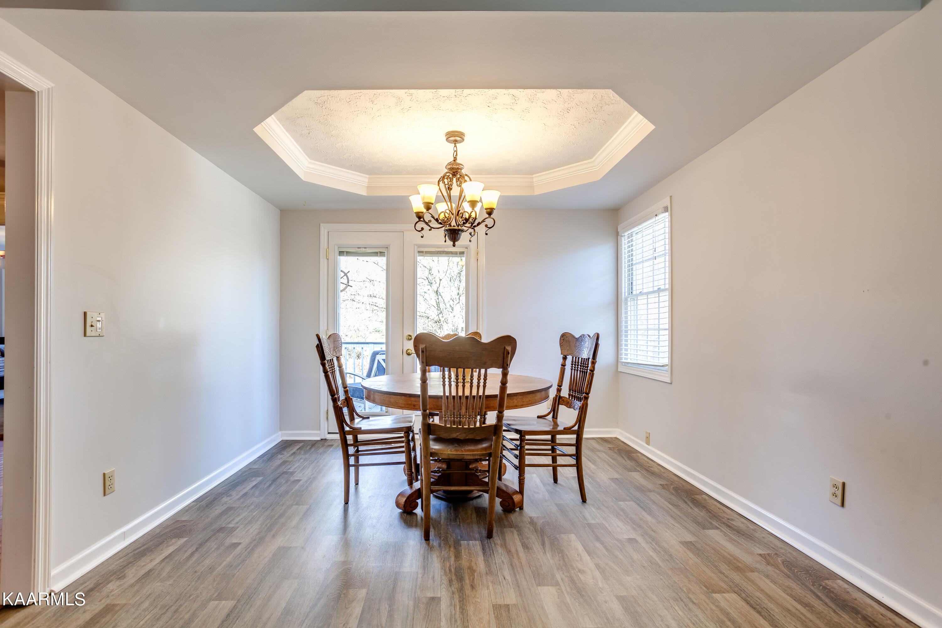 384-386 Robertsville Road Oak Ridge, TN 37830 - Photo 5 of 17 010211202-3-384RobertsvilleRdOakRidgeTN-