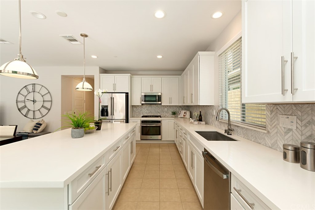 132 Mongoose Irvine, CA 92618 - Photo 16 of 60