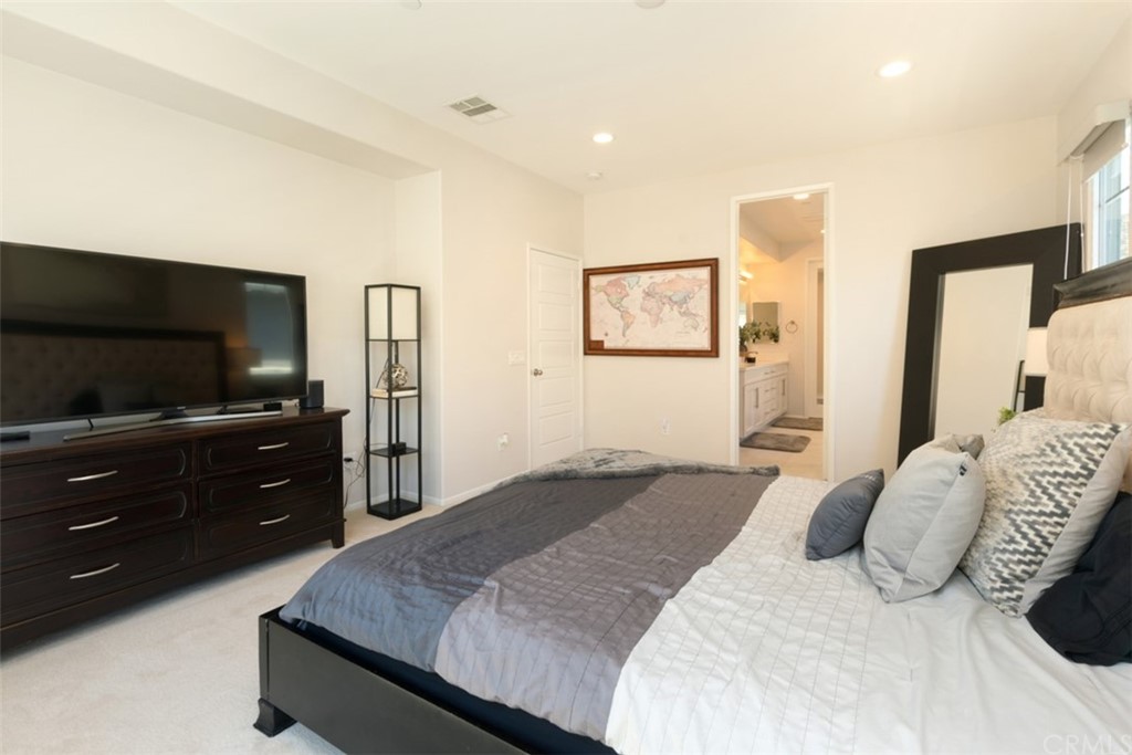 132 Mongoose Irvine, CA 92618 - Photo 22 of 60