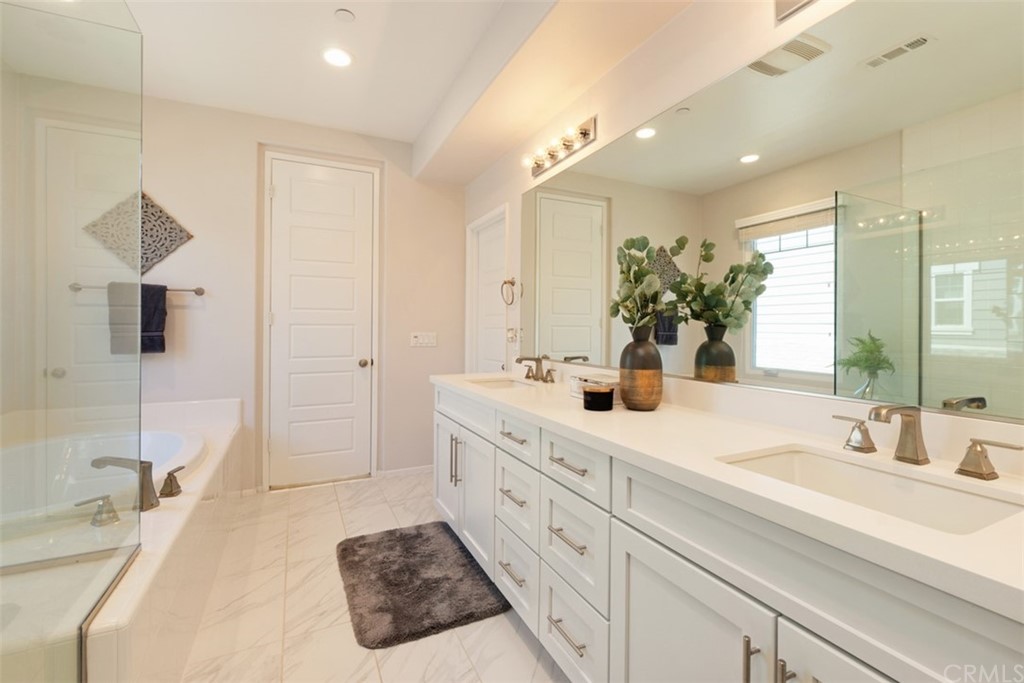 132 Mongoose Irvine, CA 92618 - Photo 24 of 60