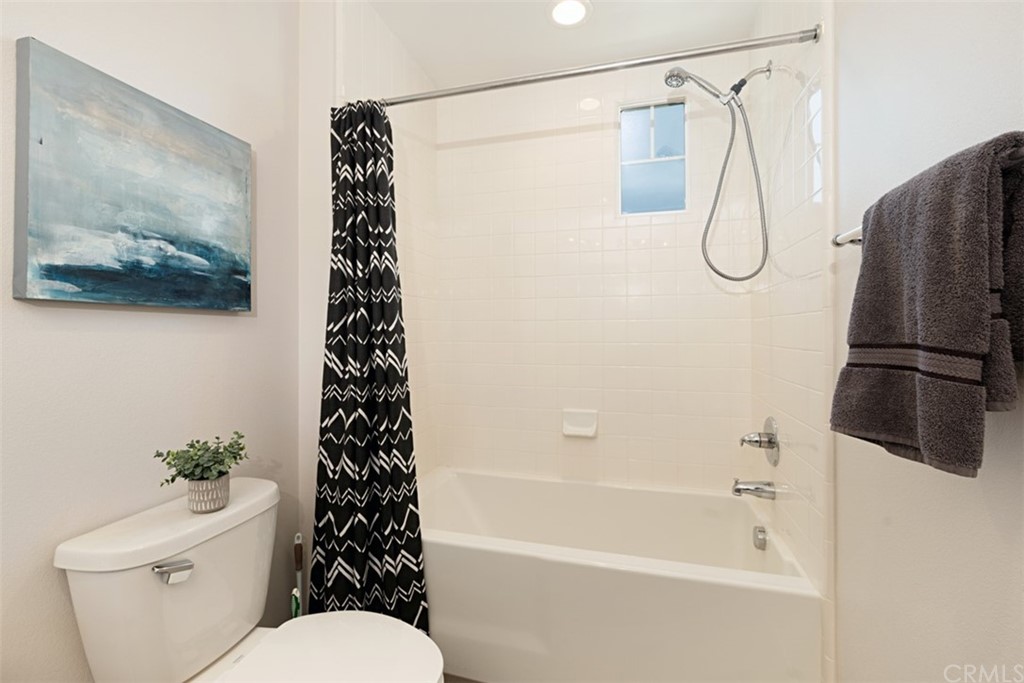 132 Mongoose Irvine, CA 92618 - Photo 30 of 60