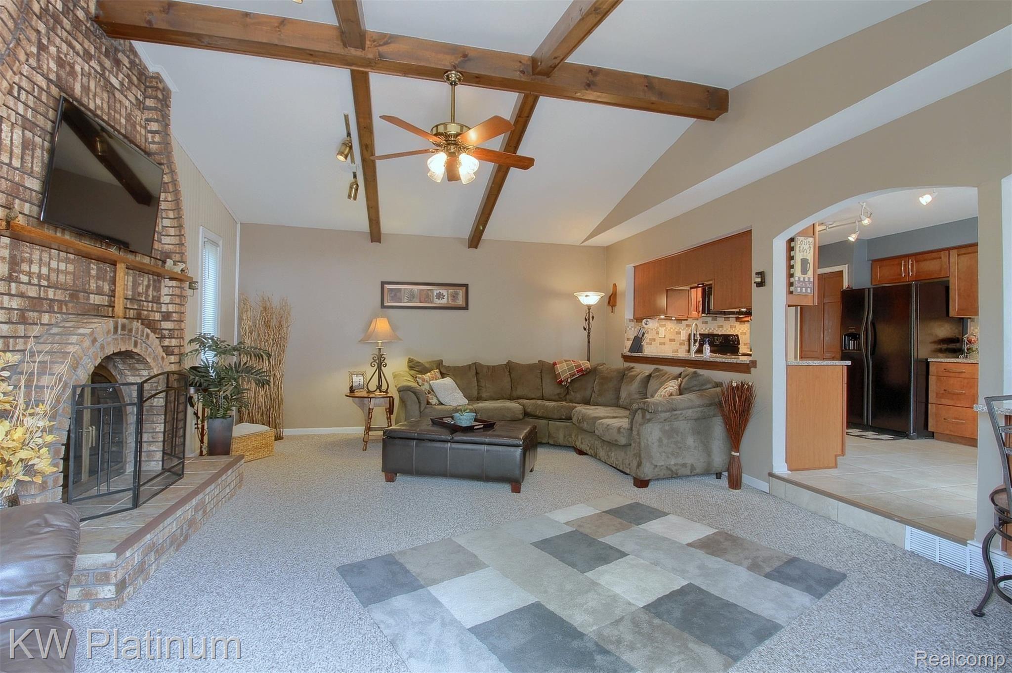 47485 Tilch Road Macomb, MI 48044 - Photo 15 of 28 12-Family Room.jpg