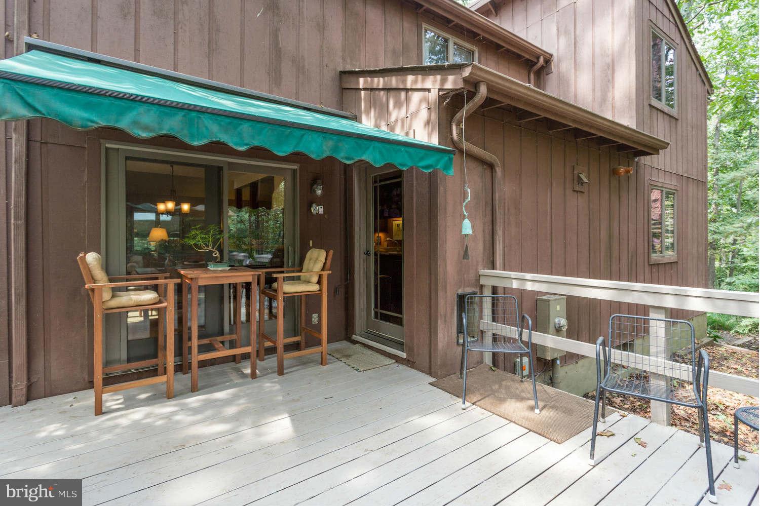 40010 New Road Aldie, VA 20105 - Photo 23 of 30 Rear deck with multiple seating areas