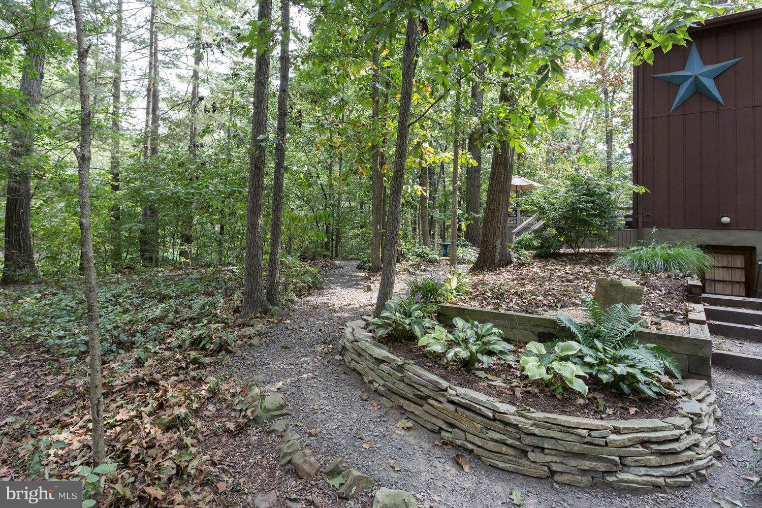 40010 New Road Aldie, VA 20105 - Photo 29 of 30 Walkways and landscaping grace this property