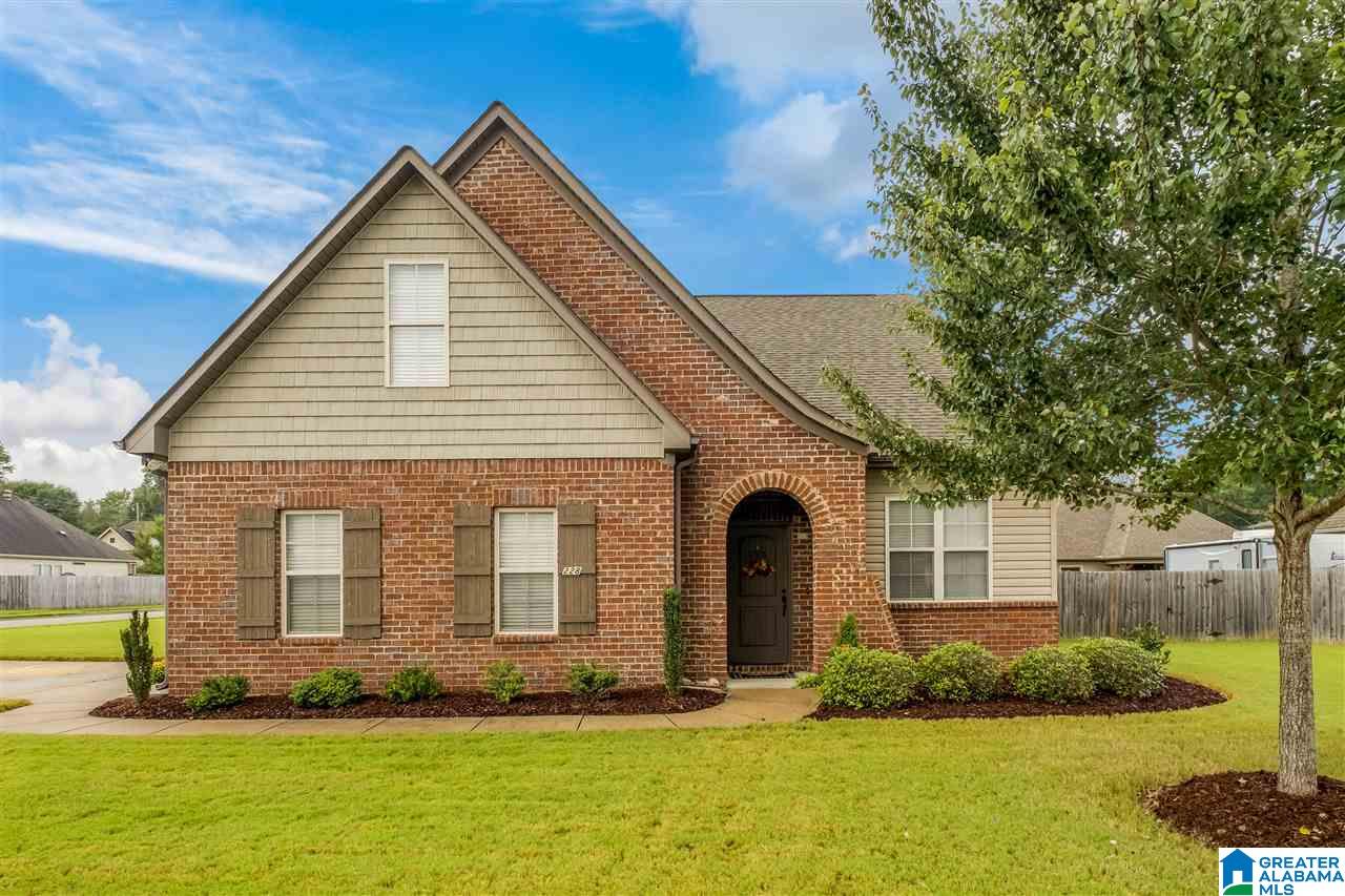 228 Falling Waters Way Alabaster, AL 35114 - Photo 2 of 37