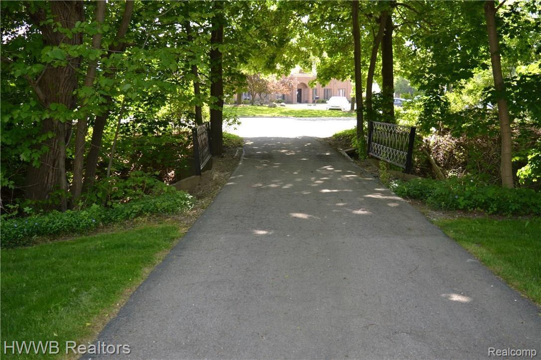 4366 Orion Road Rochester, MI 48306 - Photo 25 of 34 Private Driveway from Orion to House