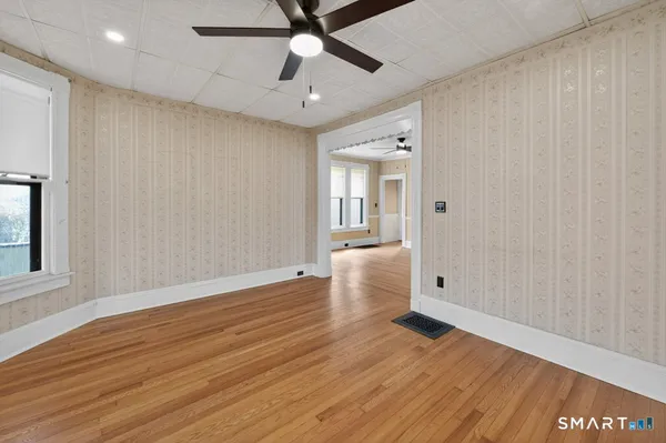 $2,500 | 164 West Main Street, Southington, CT 06479