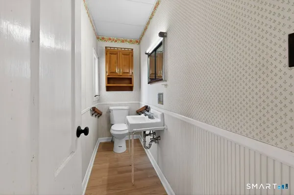 $2,500 | 164 West Main Street, Southington, CT 06479