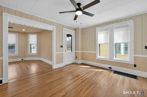$2,500 | 164 West Main Street, Southington, CT 06479