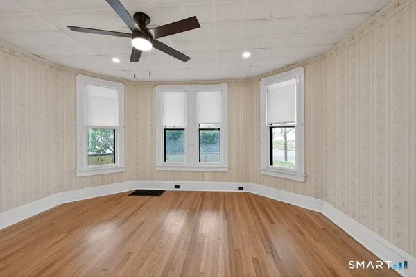 $2,500 | 164 West Main Street, Southington, CT 06479