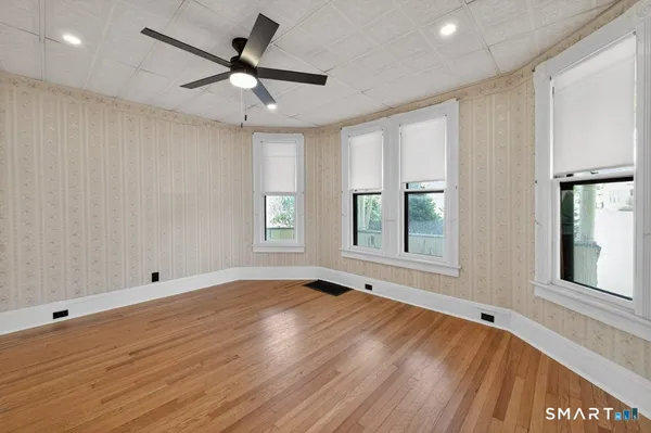 $2,500 | 164 West Main Street, Southington, CT 06479