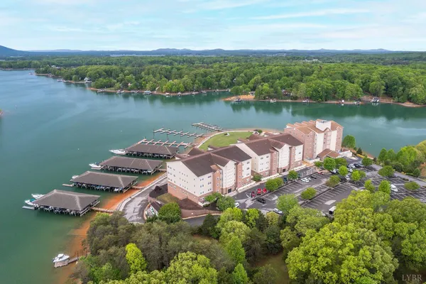 $153,500 | 1273 Graves Harbor Trail, Unit 3301, Huddleston, VA 24104