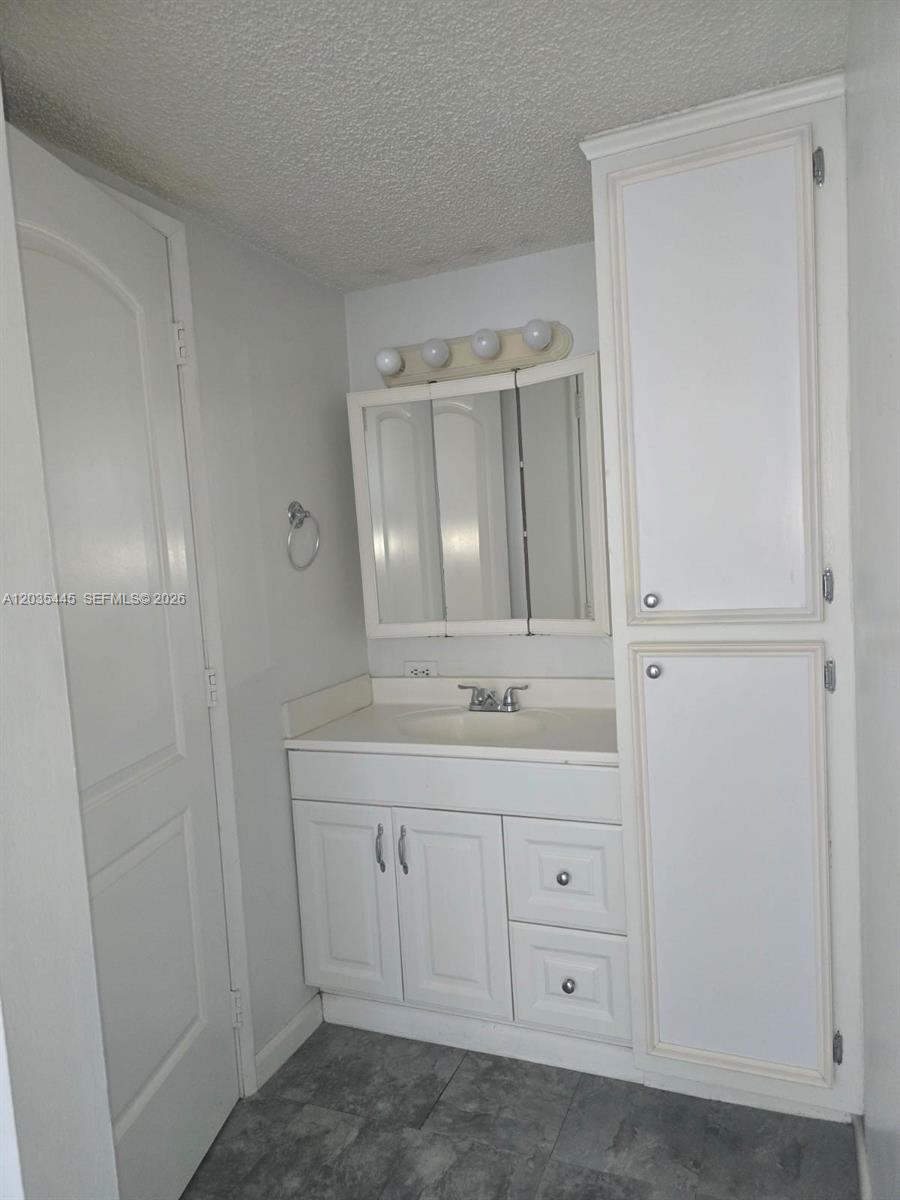 16909 North Bay Road, Unit 1020 Sunny Isles Beach, FL 33160 - Photo 24 of 37