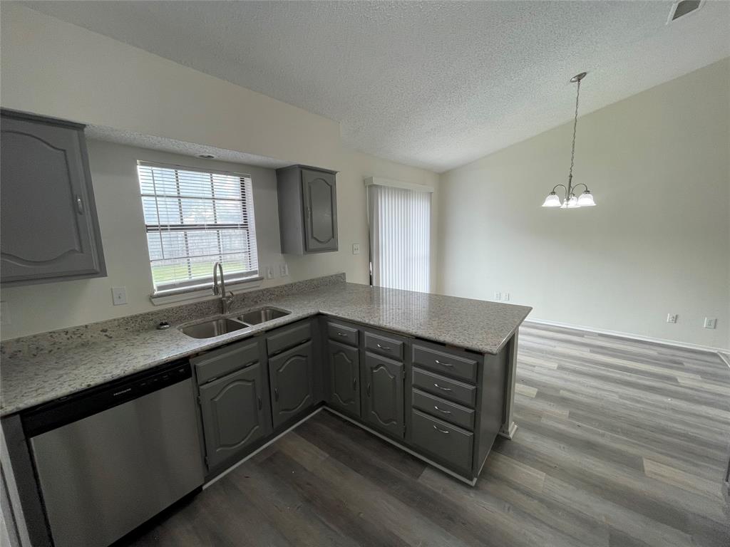 9415 Rutherglen Drive Dallas, TX 75227 - Photo 8 of 18