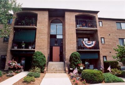913 Cold Spring Road, Unit 11 Allentown, PA 18103 - Photo 1 of 2 Front of building