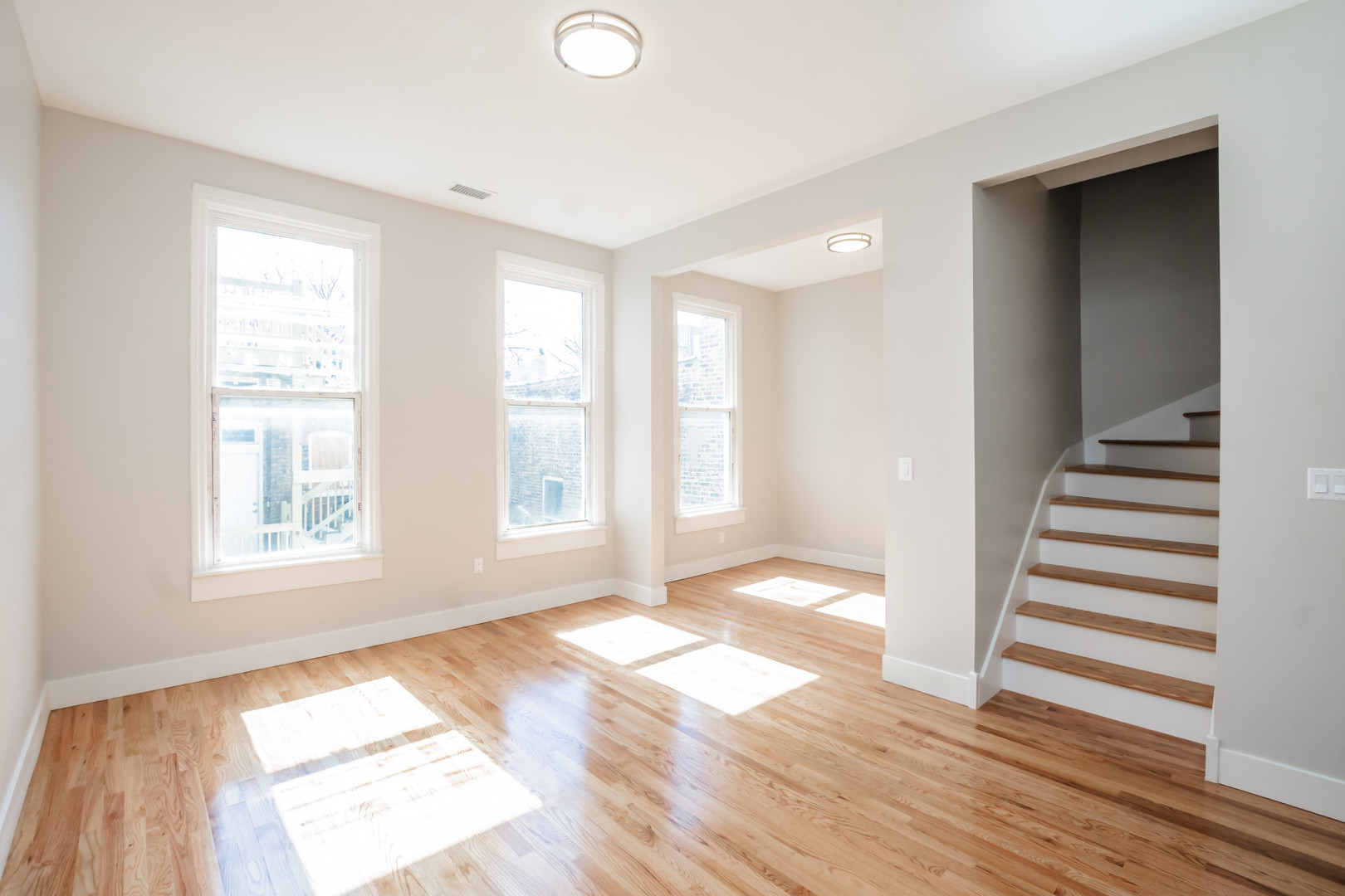 2112 West Roscoe Street, Unit 2R Chicago, IL 60618 - Photo 3 of 11