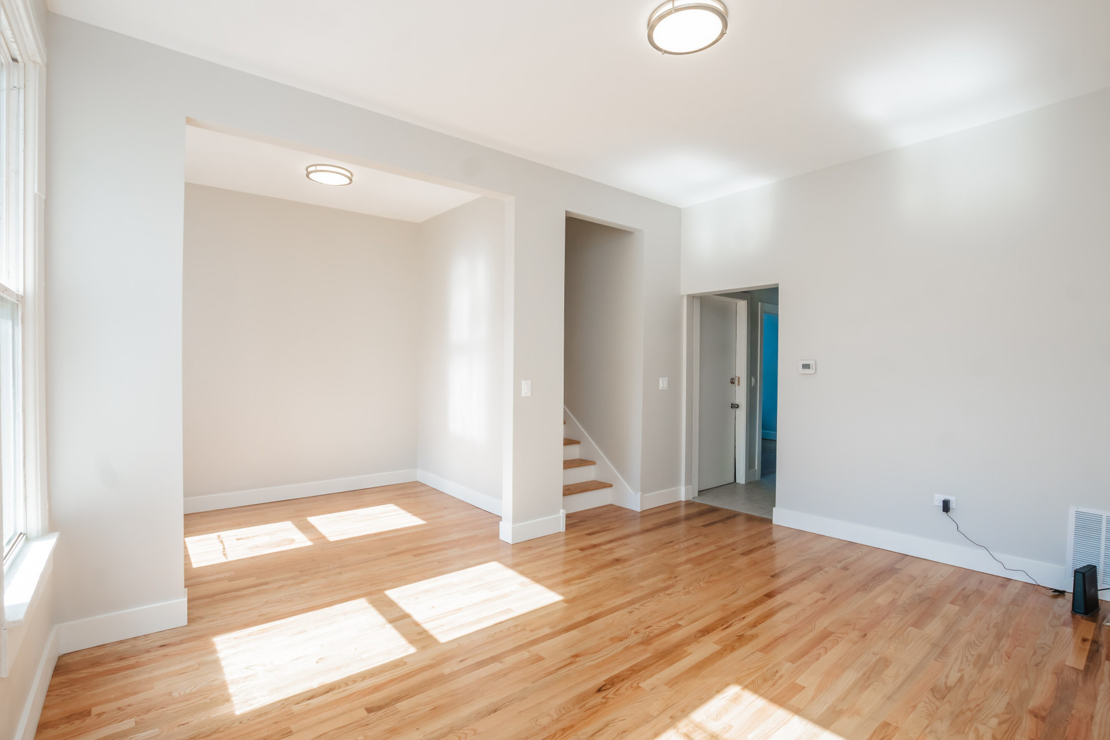 2112 West Roscoe Street, Unit 2R Chicago, IL 60618 - Photo 4 of 11