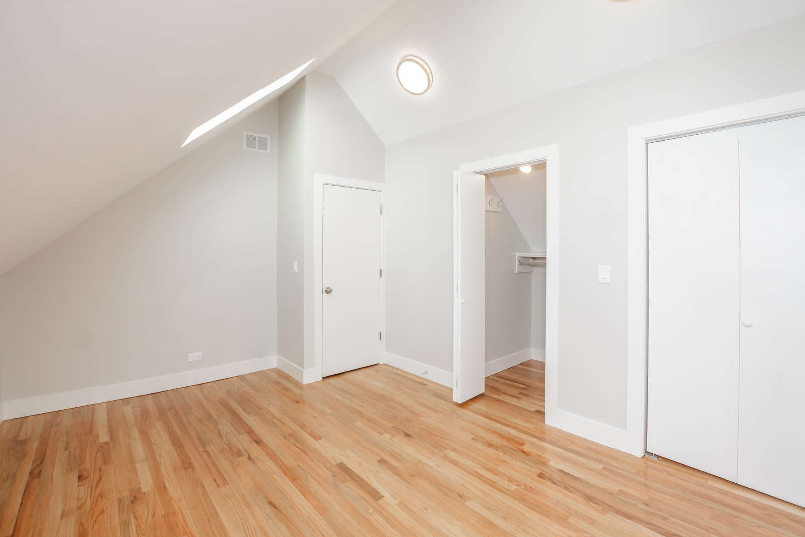 2112 West Roscoe Street, Unit 2R Chicago, IL 60618 - Photo 6 of 11