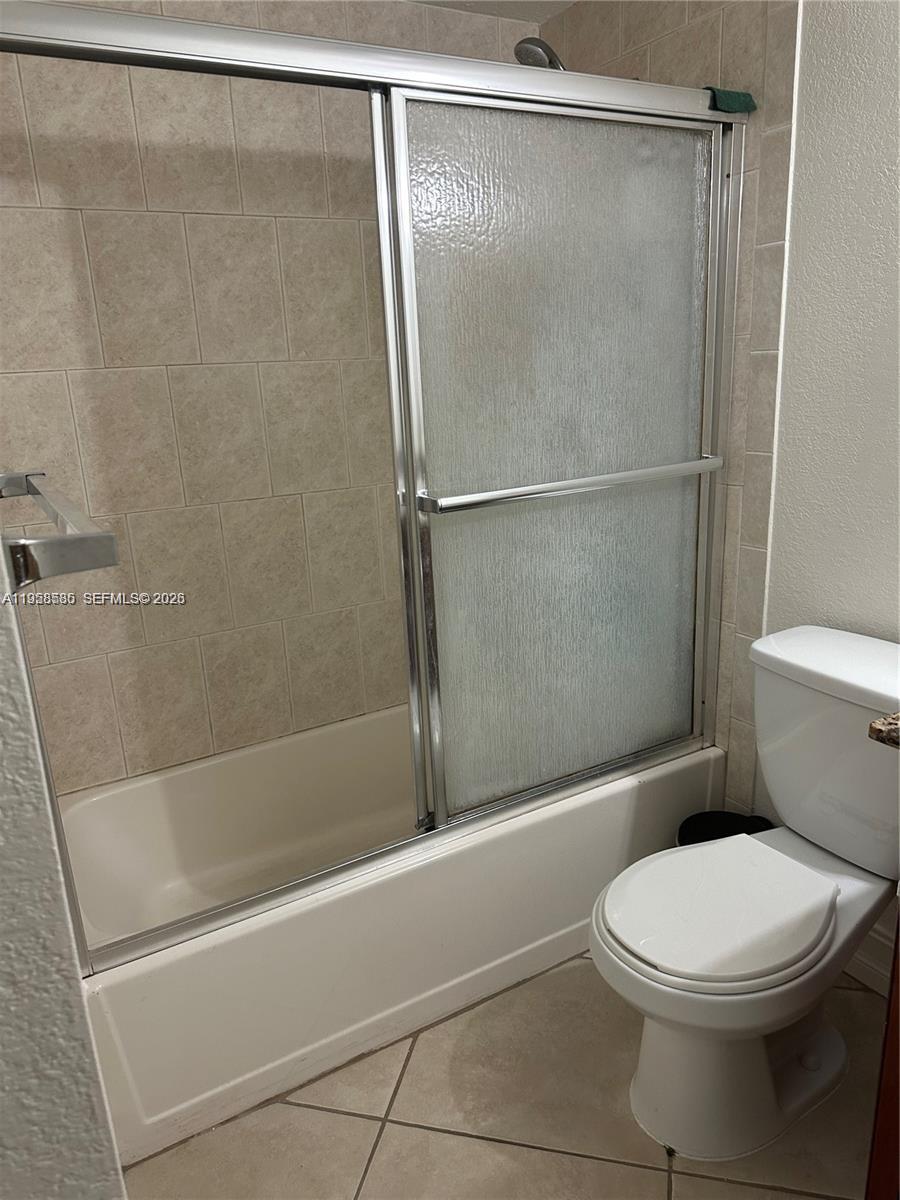 4715 Northwest 7th Street, Unit 3022 Miami, FL 33126 - Photo 9 of 19 Principal Bedroom