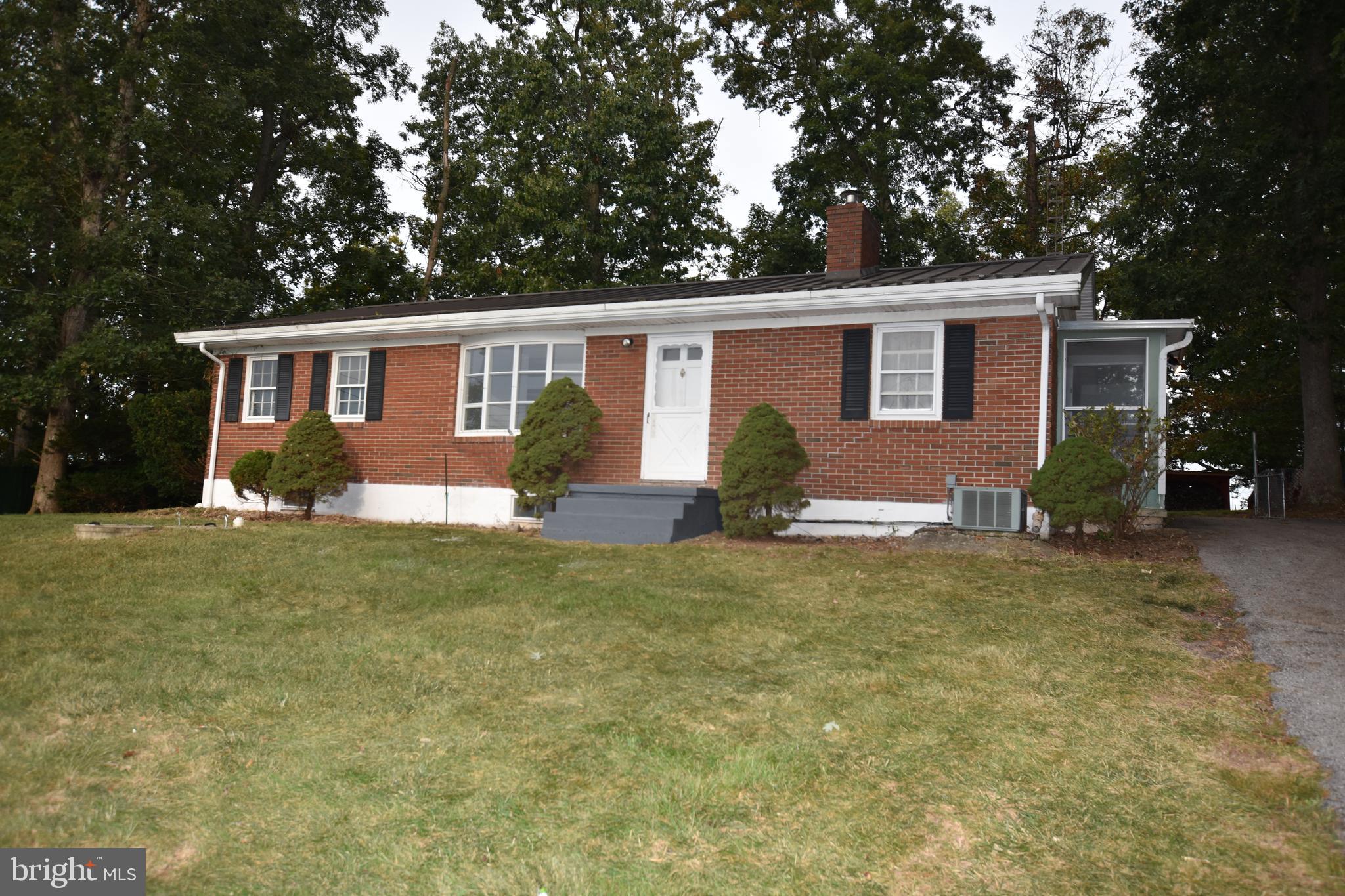 1264 Hunterstown Road Gettysburg, PA 17325 - Photo 3 of 27
