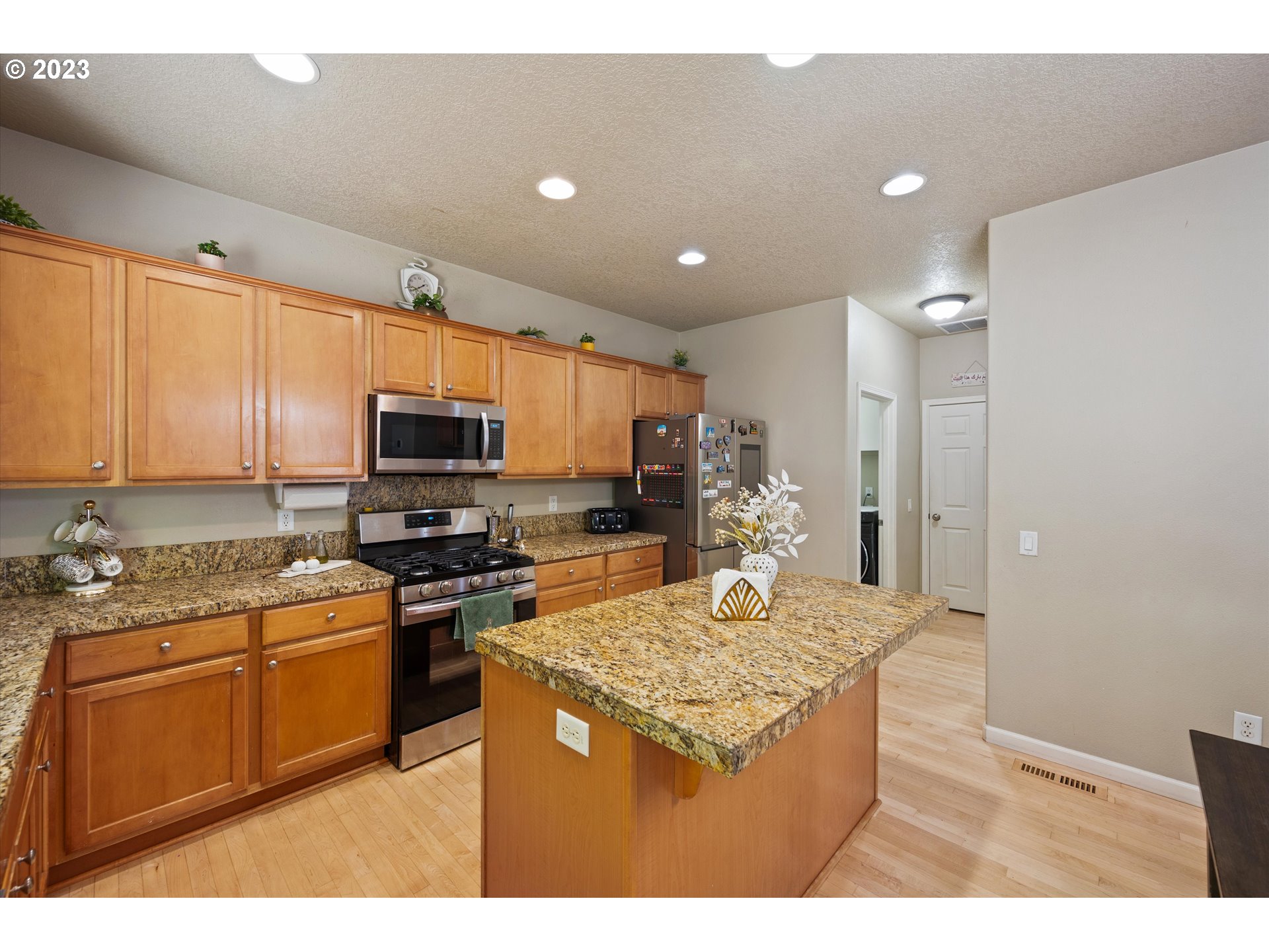 5653 Southwest Lee Street Tualatin, OR 97062 - Photo 15 of 42