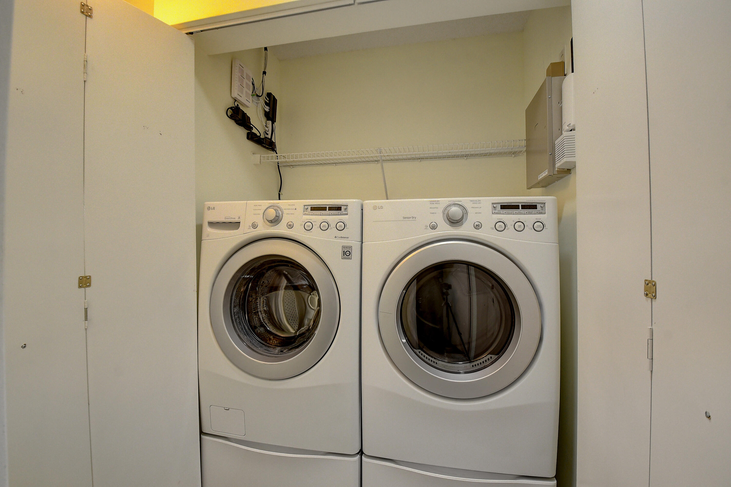 6210 Caladium Road Delray Beach, FL 33484 - Photo 26 of 59 a utility room with dryer and washer