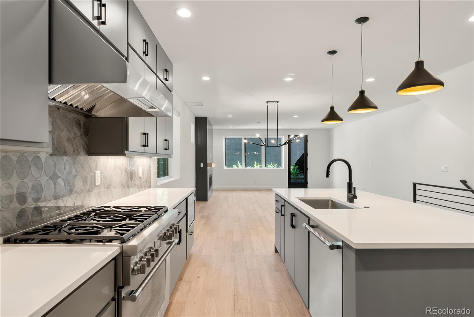 588 Adams Denver, CO 80206 - Photo 11 of 31