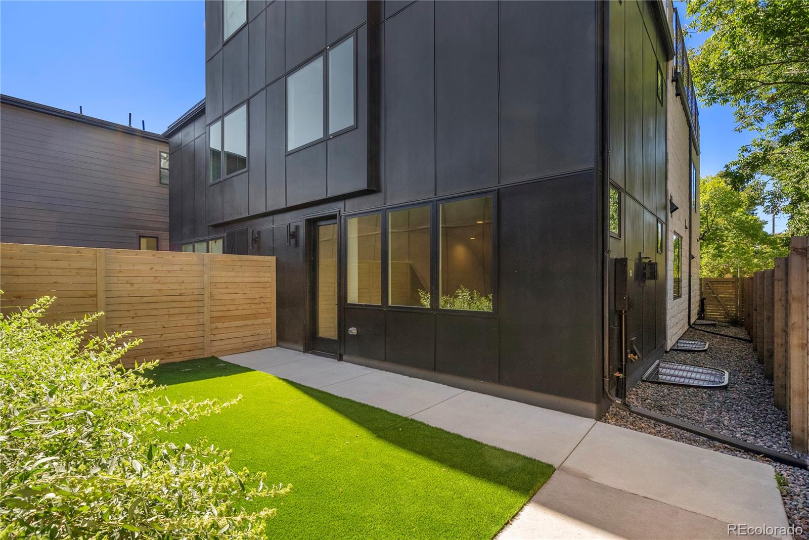 588 Adams Denver, CO 80206 - Photo 3 of 31