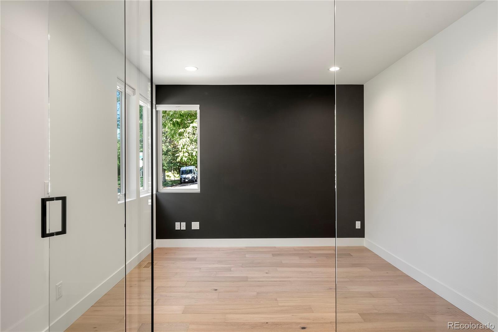 588 Adams Denver, CO 80206 - Photo 7 of 31