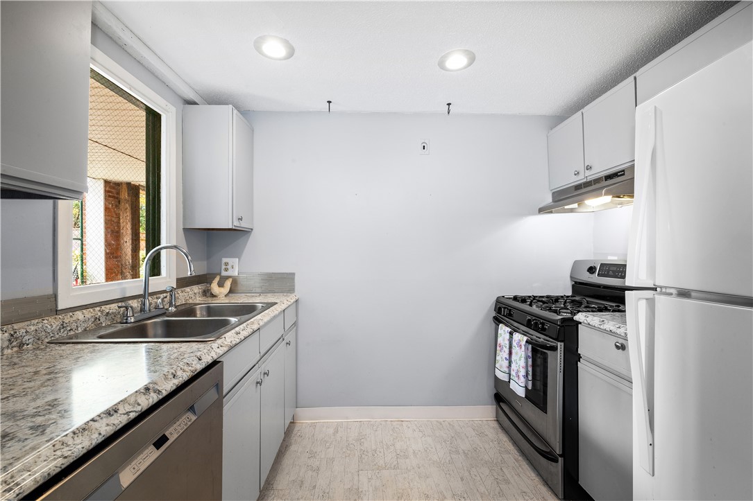 40 Web Avenue, Unit 101 North Kingstown, RI 02852 - Photo 18 of 34