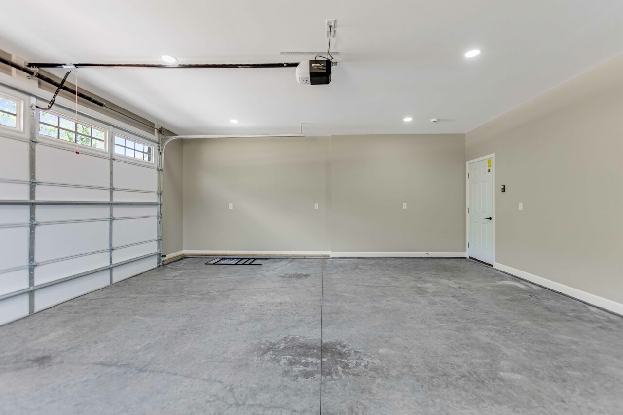 146 Carl Williams Road Crofton, KY 42217 - Photo 19 of 30 an empty room with cabinet and mirrors