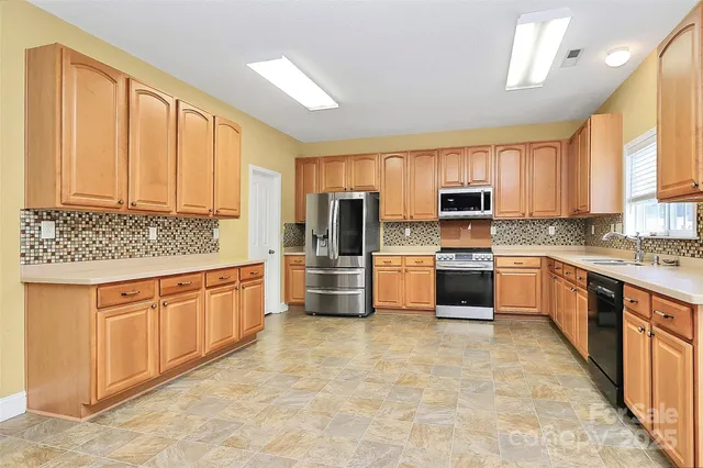 $449,999 | 7827 Kuck Road, Mint Hill, NC 28227