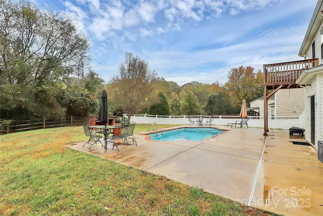 $449,999 | 7827 Kuck Road, Mint Hill, NC 28227