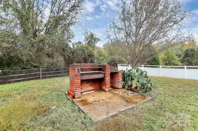 $449,999 | 7827 Kuck Road, Mint Hill, NC 28227