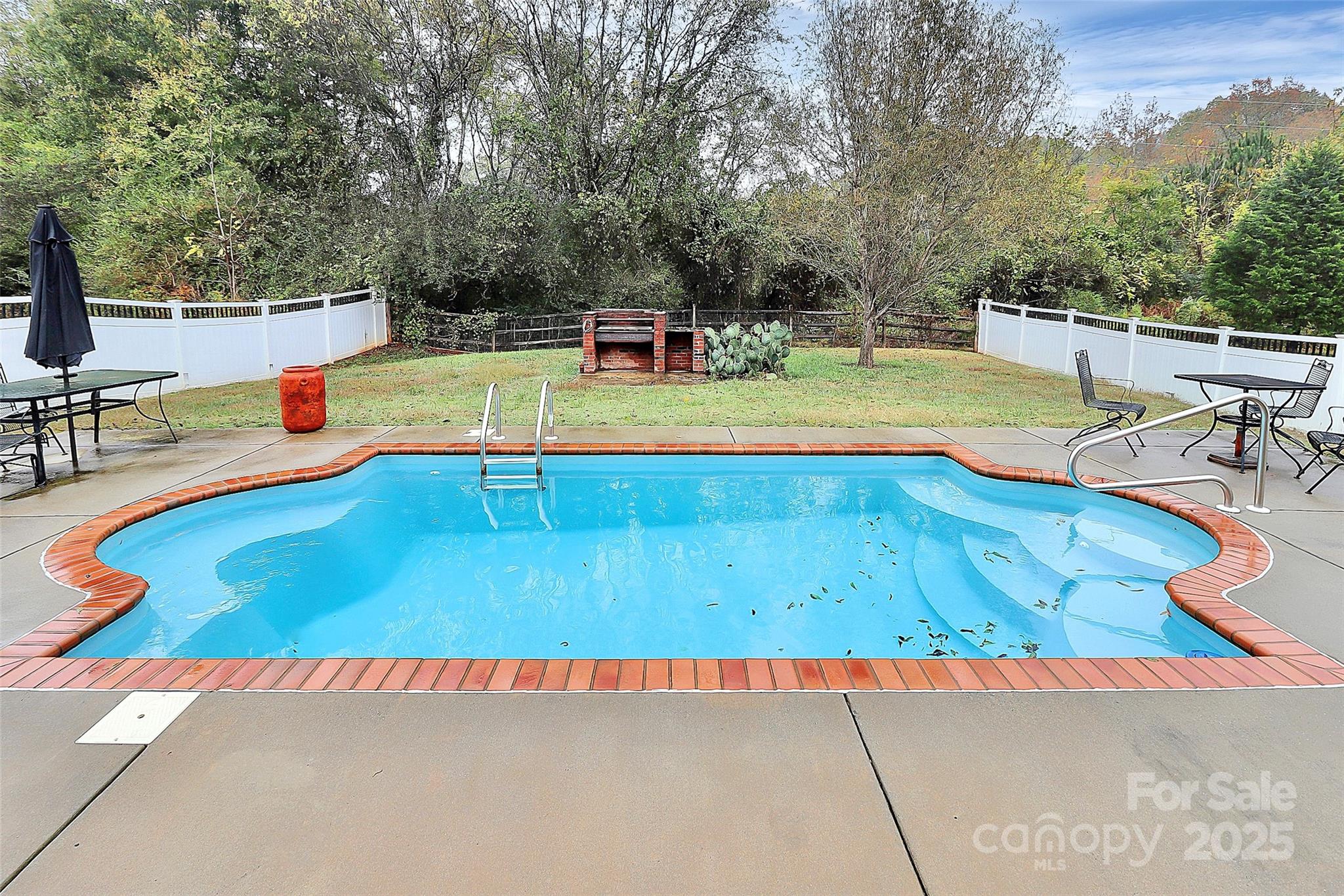 7827 Kuck Road Mint Hill, NC 28227 - Photo 35 of 37 swimming pool with a yard