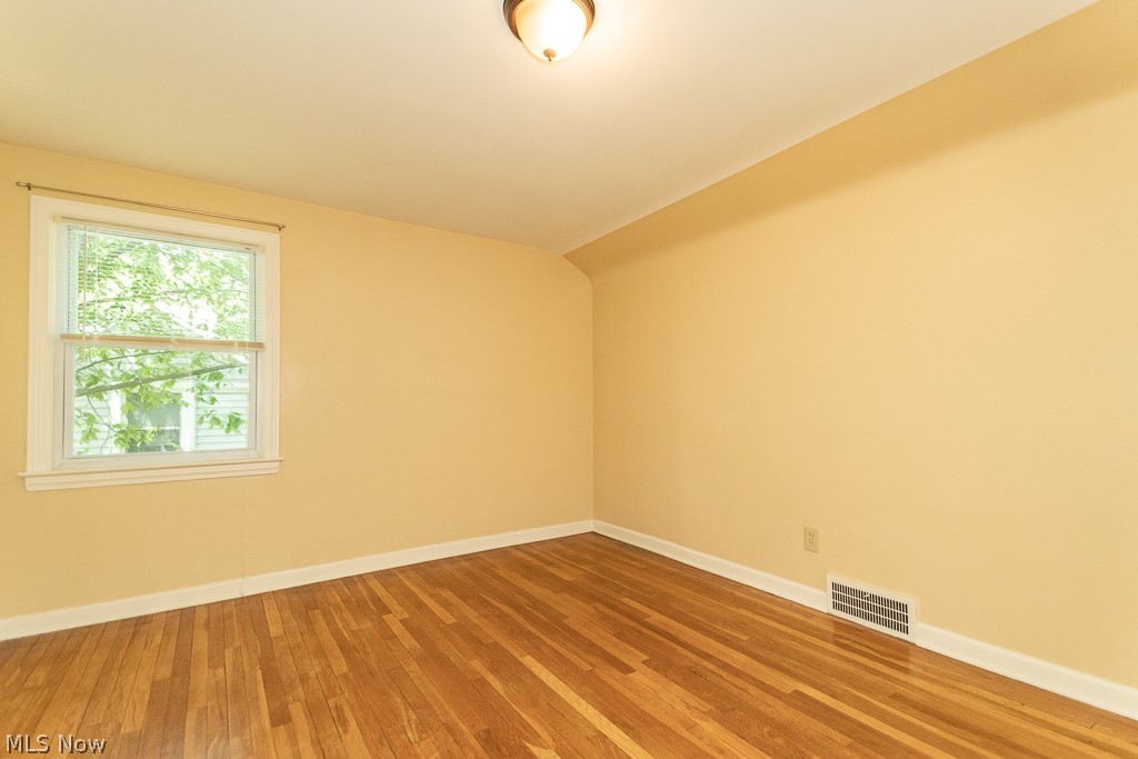 1535 Laclede Road South Euclid, OH 44121 - Photo 23 of 41