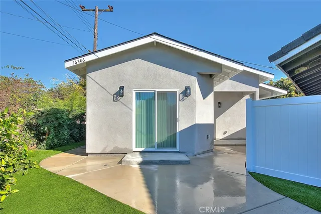 $3,995 | 16386 Mark Lane, Huntington Beach, CA 92647