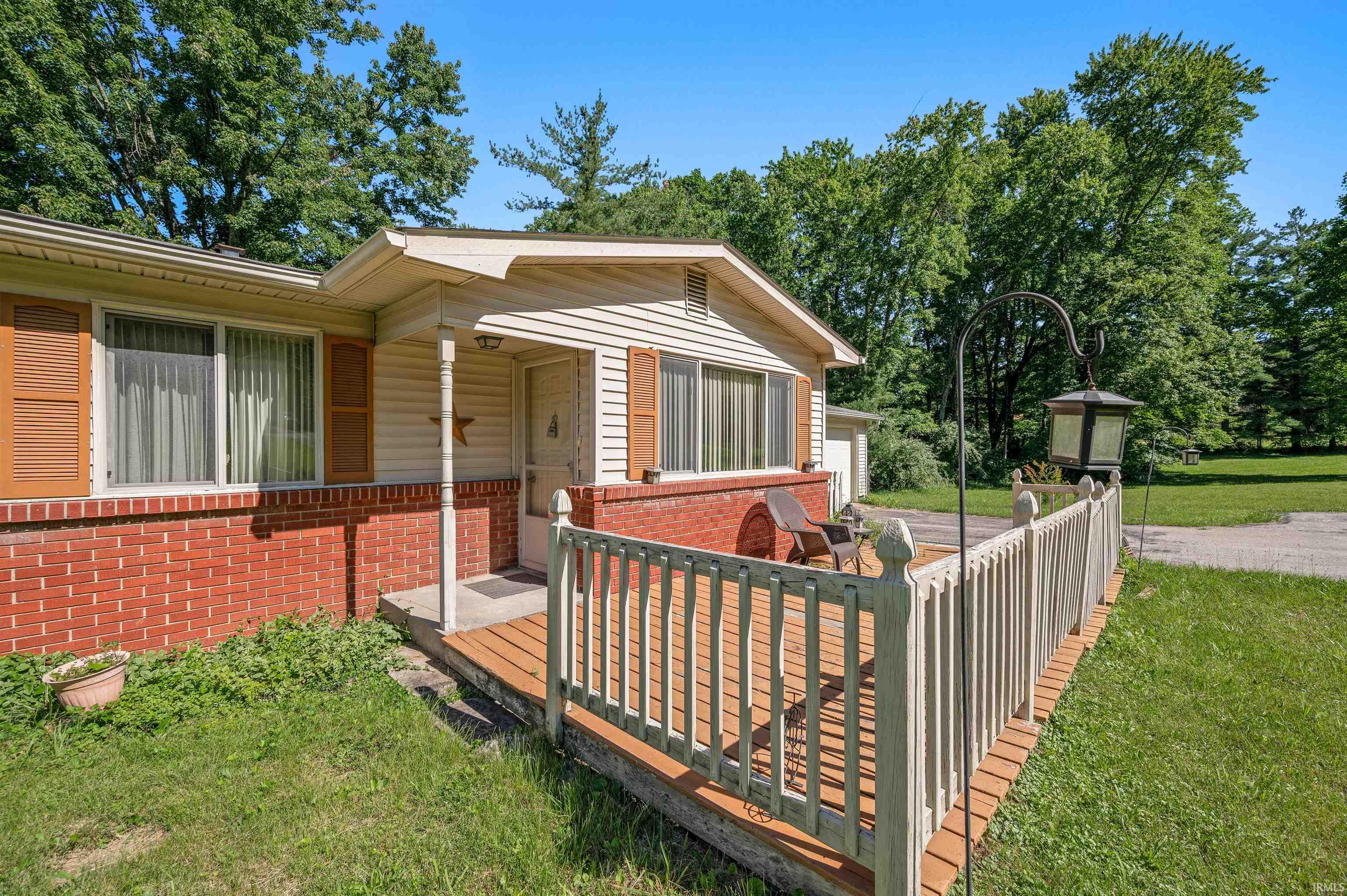 8926 West Rice Road Bloomington, IN 47403 - Photo 2 of 33 Gallery Image 2