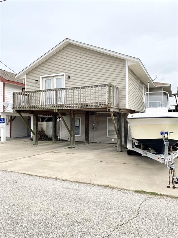 318 Marine Way Freeport, TX 77541 - Photo 2 of 17 a view of backyard of house