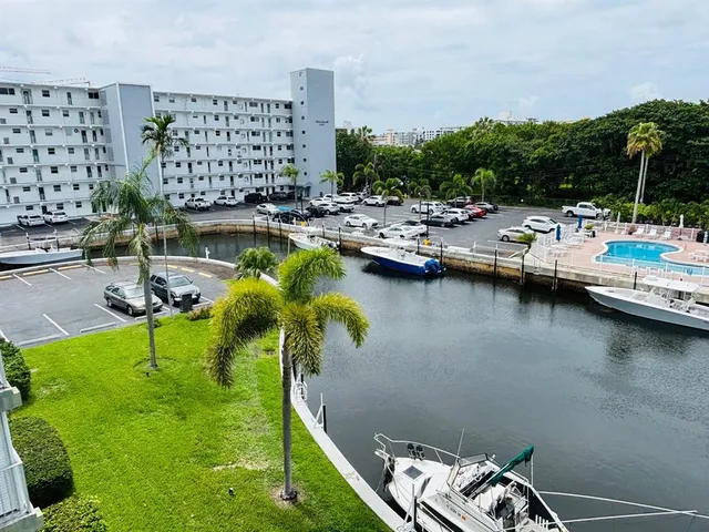 $245,000 | 1511 Southeast 15th Court, Unit 403, Deerfield Beach, FL 33441