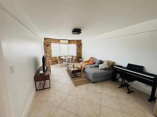 $245,000 | 1511 Southeast 15th Court, Unit 403, Deerfield Beach, FL 33441