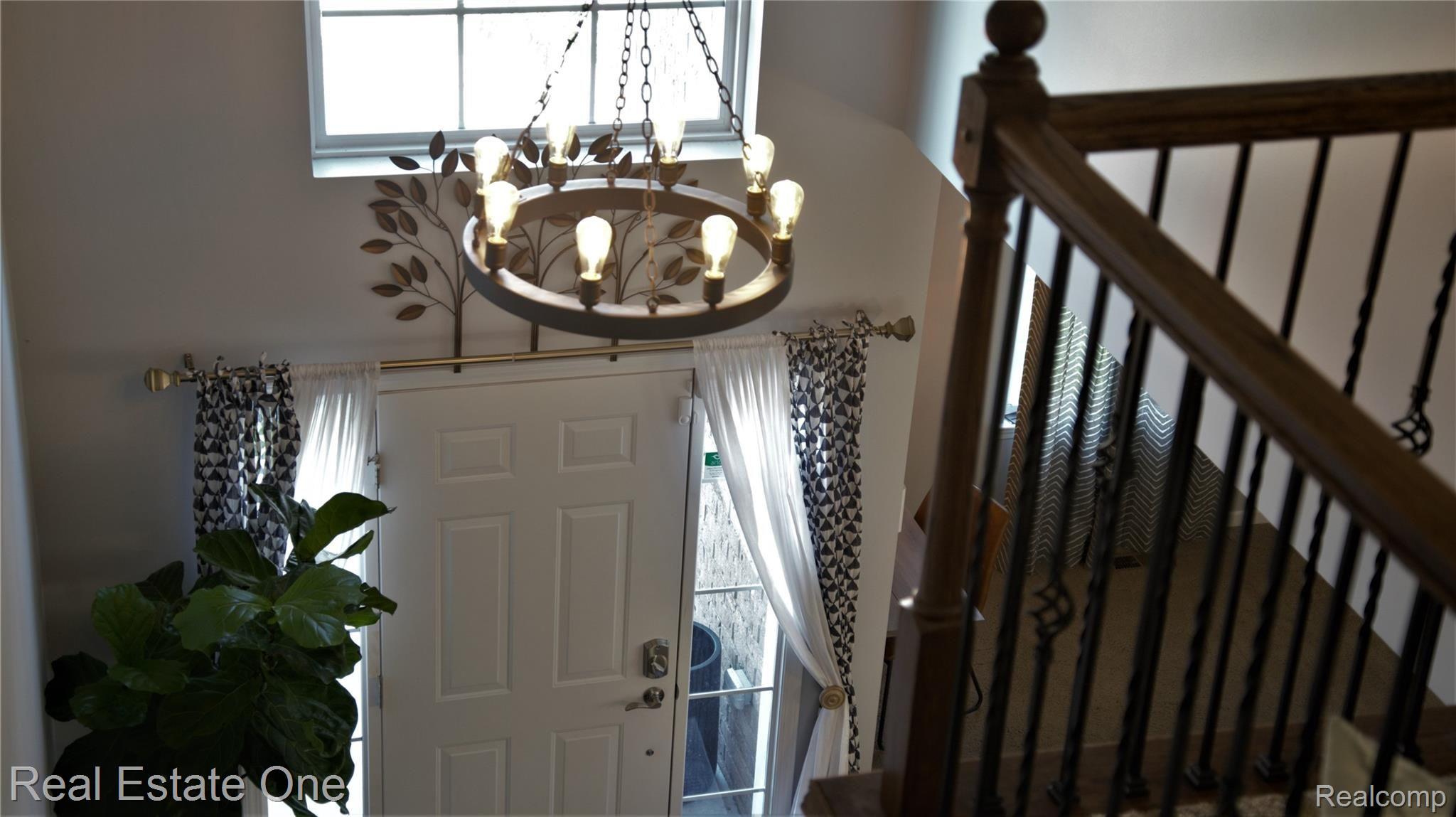 27099 Victoria Road Novi, MI 48374 - Photo 25 of 43 26-Chandlier.jpg