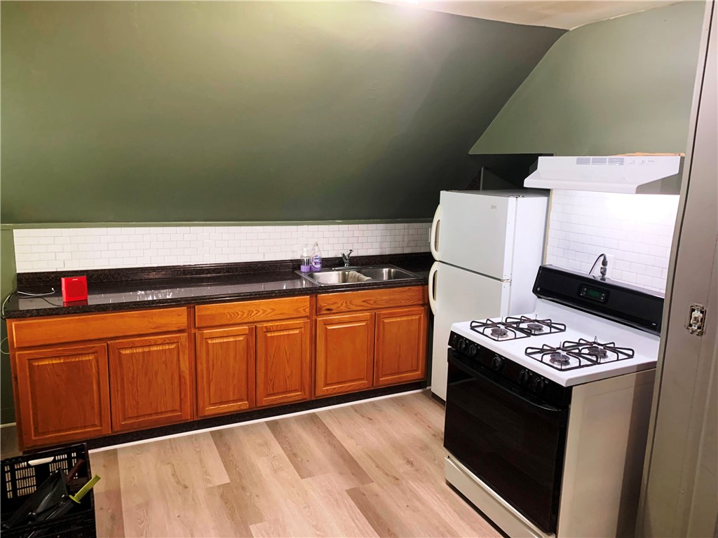 38 Lawrence Street Pawtucket, RI 02860 - Photo 26 of 39