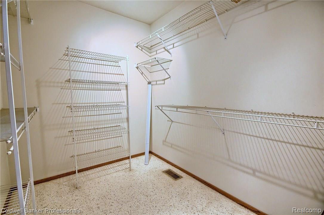 12655 Hitchingham Road Milan, MI 48160 - Photo 18 of 42 Master_Bedroom_Closet.jpg