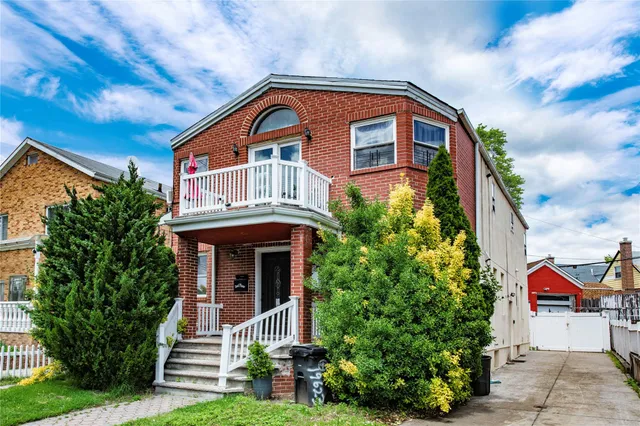 $1,580,000 | 196-23 56th Avenue | Auburndale