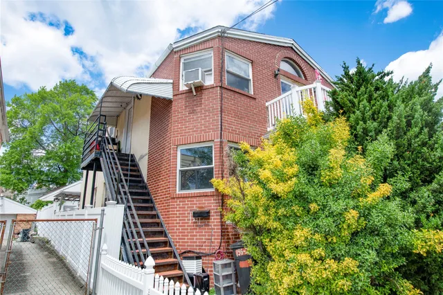 $1,580,000 | 196-23 56th Avenue | Auburndale