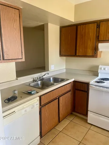 $1,099 | 2846 East Kathleen Road, Unit 103, Phoenix, AZ 85032