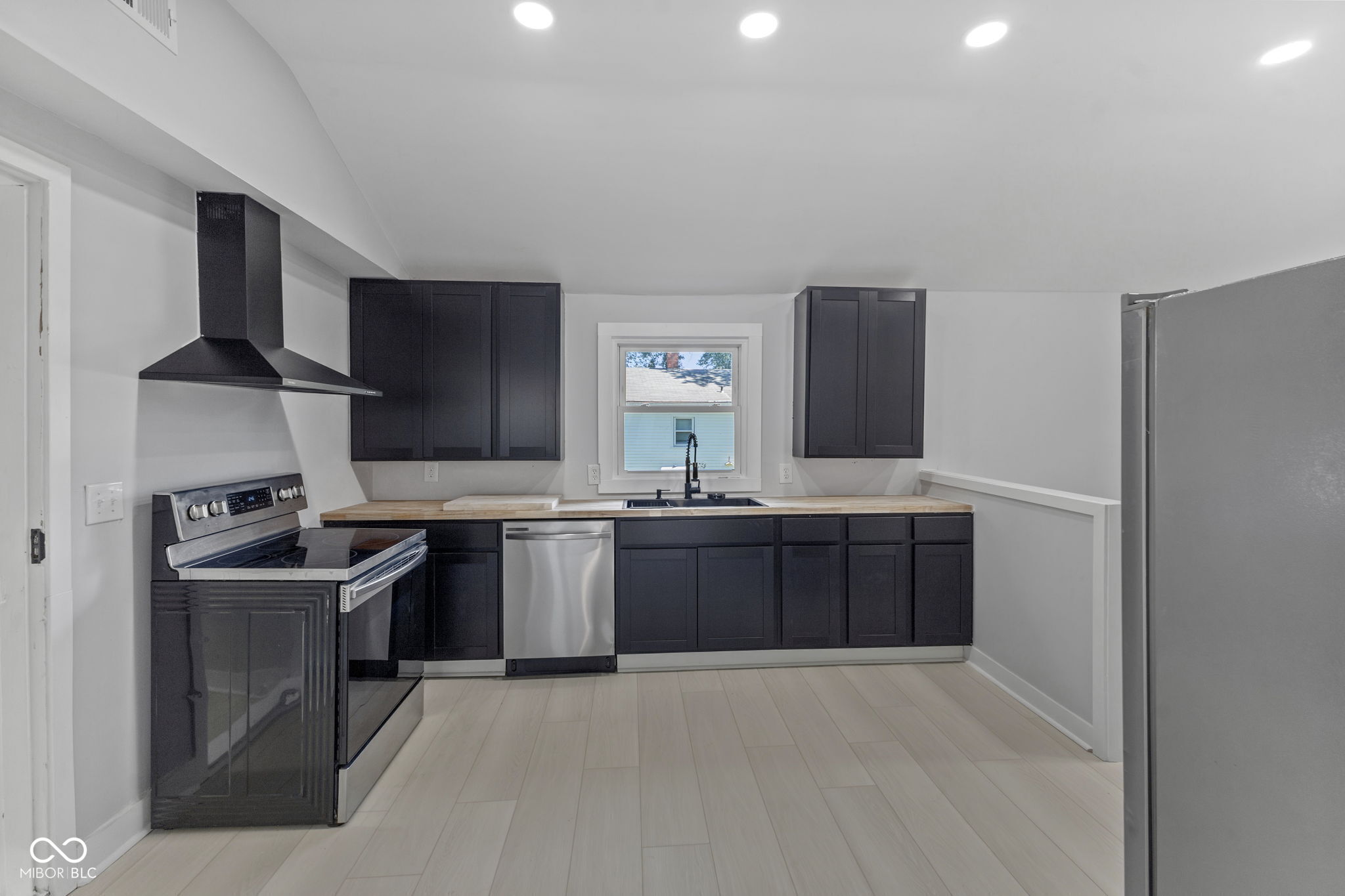 4986 Adkins Street Columbus, IN 47201 - Photo 15 of 25