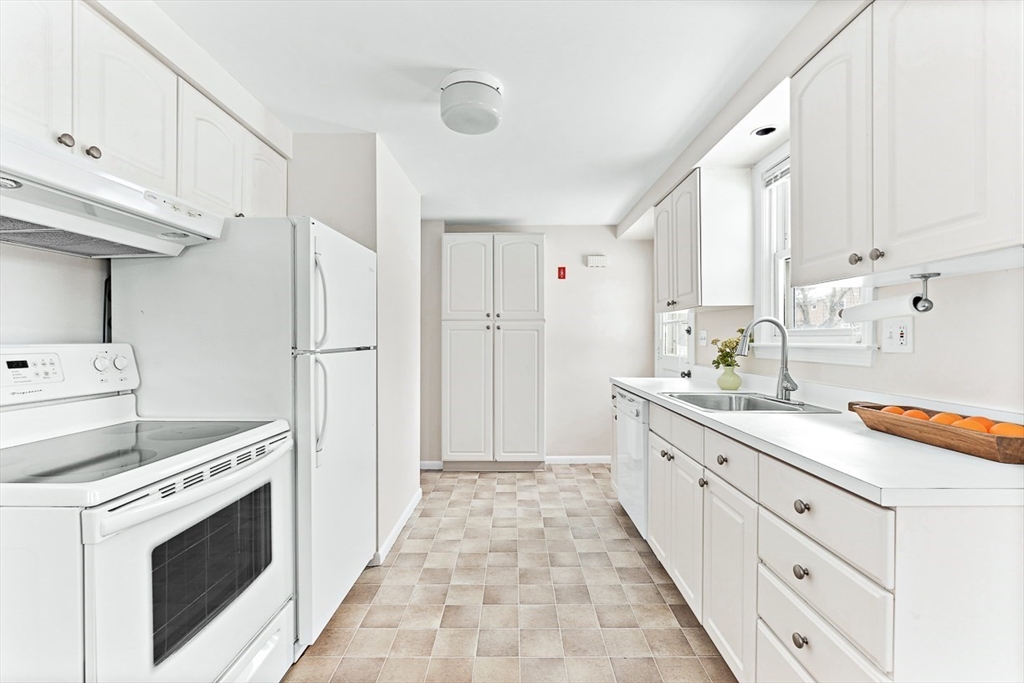 9 Charles Road, Unit 9 Winchester, MA 01890 - Photo 15 of 33