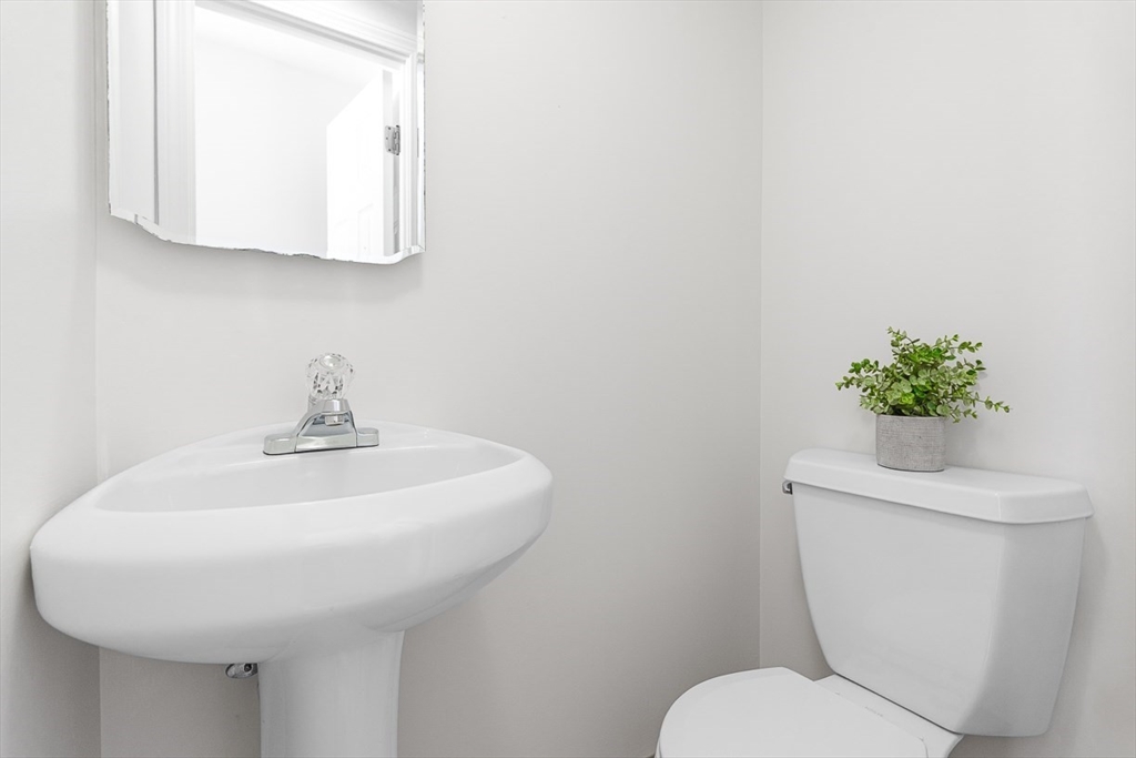 9 Charles Road, Unit 9 Winchester, MA 01890 - Photo 21 of 33